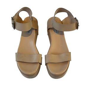 PRICE FIRM🚨 Steve Madden Women's Recover Flatform Sandals in Nude 9